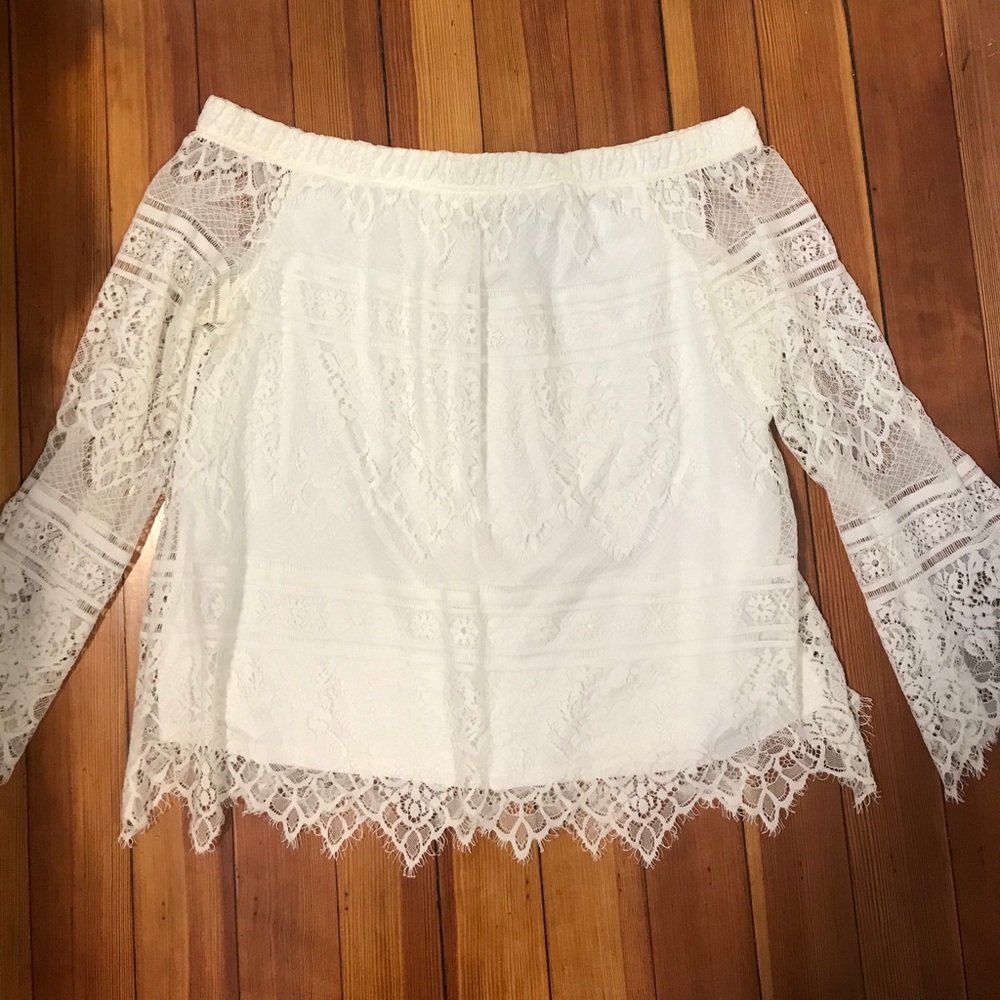 White lace off the shoulder long sleeve top sizeXL